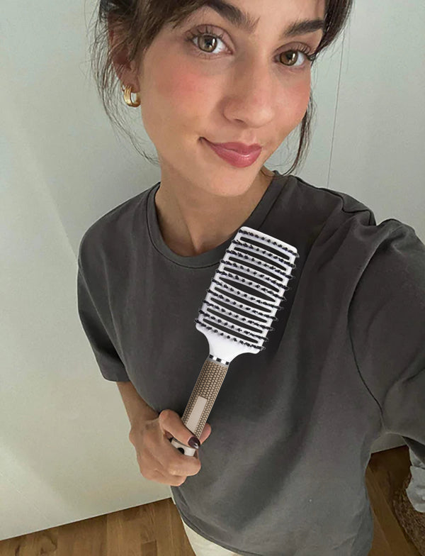 15,000+ girls love our paddle brush